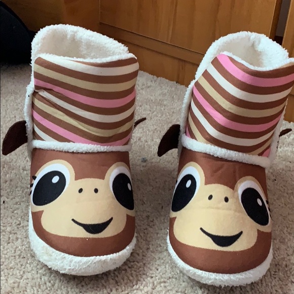 Monkey slippers - Picture 1 of 4